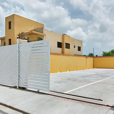 Bnb Tropical Island Aparthotel - Corales Del Sur - Santo Domingo Este Экстерьер фото