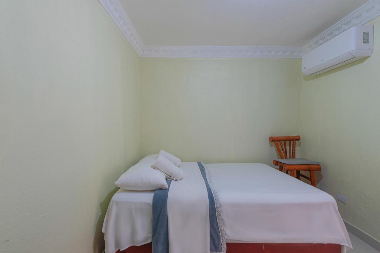 Bnb Tropical Island Aparthotel - Corales Del Sur - Santo Domingo Este Экстерьер фото