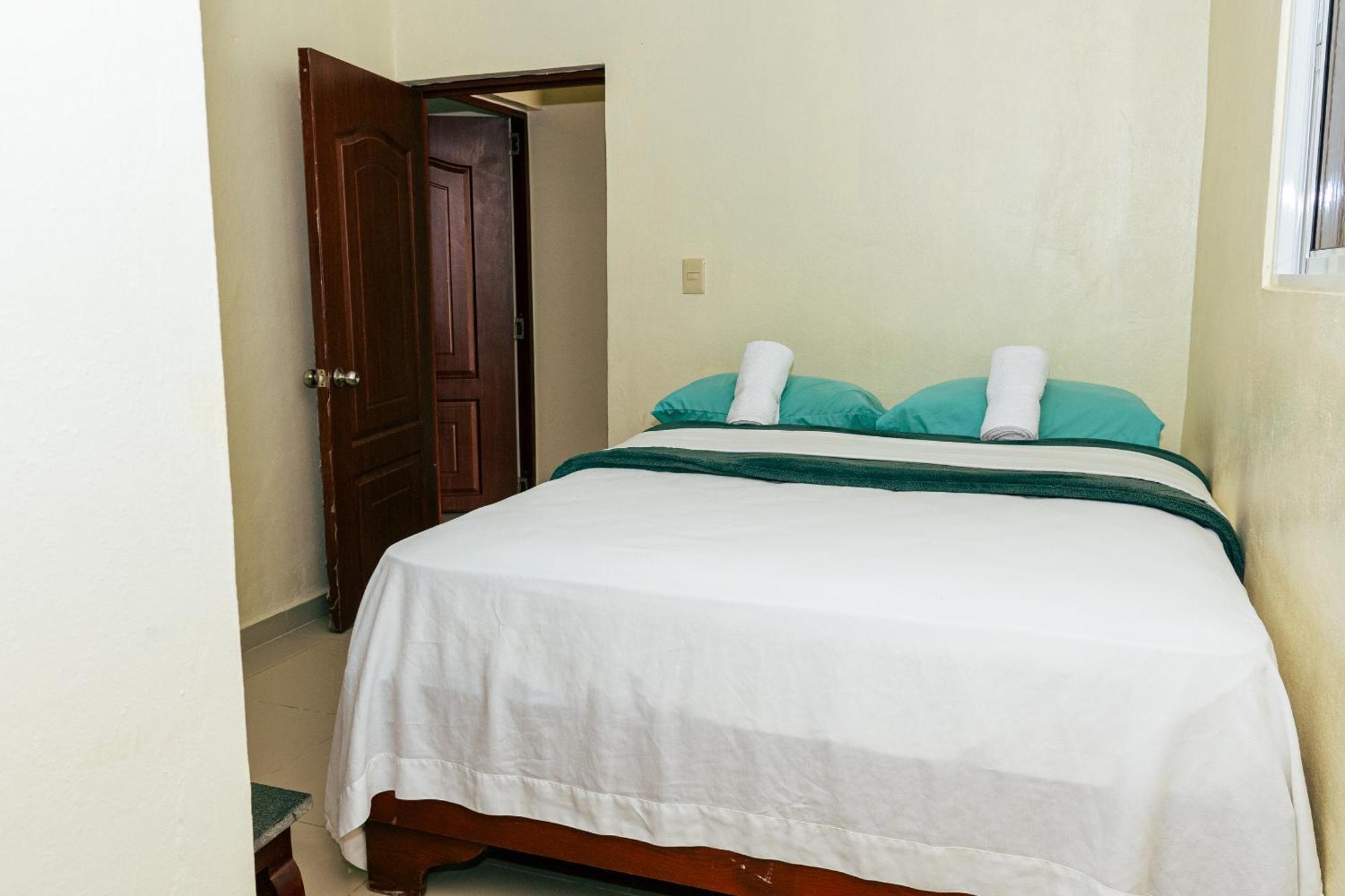 Bnb Tropical Island Aparthotel - Corales Del Sur - Santo Domingo Este Экстерьер фото