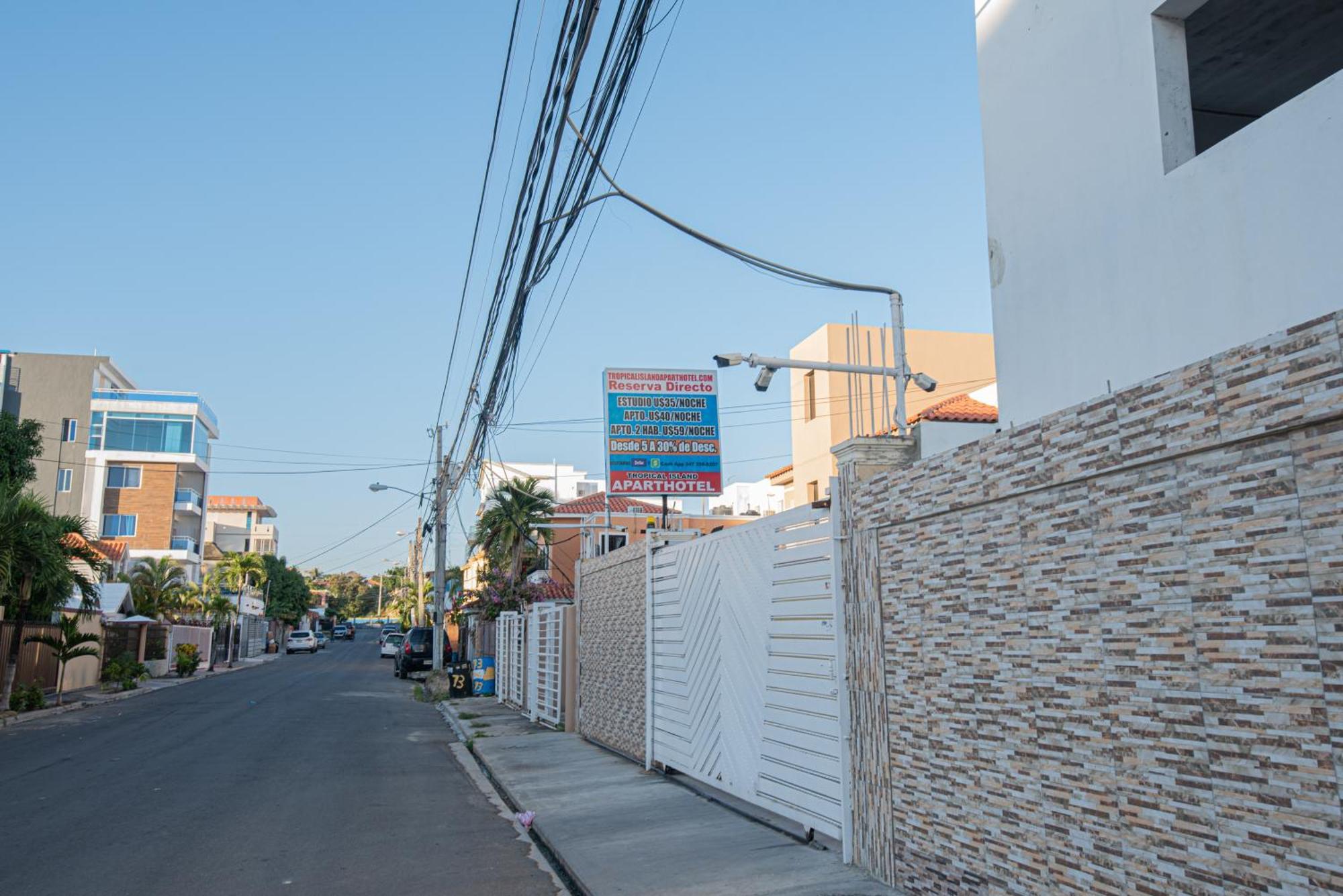 Bnb Tropical Island Aparthotel - Corales Del Sur - Santo Domingo Este Экстерьер фото